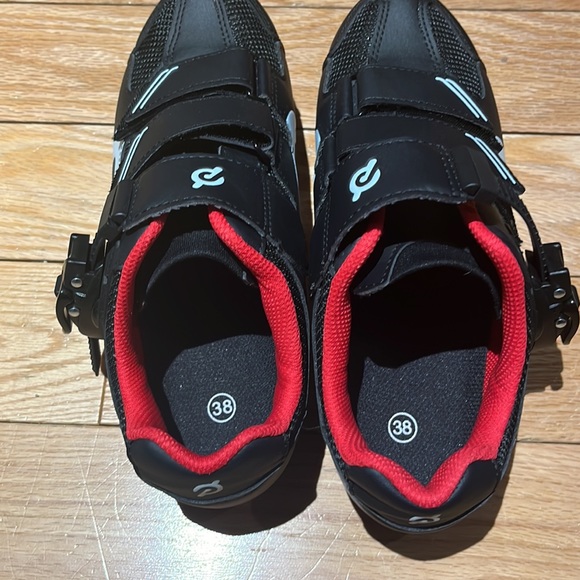 NWT PELETON BIKE SHOES - Picture 3 of 4